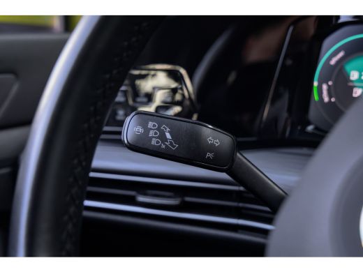 Volkswagen Golf 1.4 eHybrid Style | Massage stoel+ verwarming | Camera | Apple Carplay/Android Auto | Cruise adap... ActivLease financial lease