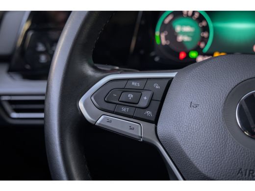 Volkswagen Golf 1.4 eHybrid Style | Massage stoel+ verwarming | Camera | Apple Carplay/Android Auto | Cruise adap... ActivLease financial lease