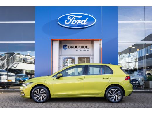 Volkswagen Golf 1.4 eHybrid Style | Massage stoel+ verwarming | Camera | Apple Carplay/Android Auto | Cruise adap... ActivLease financial lease