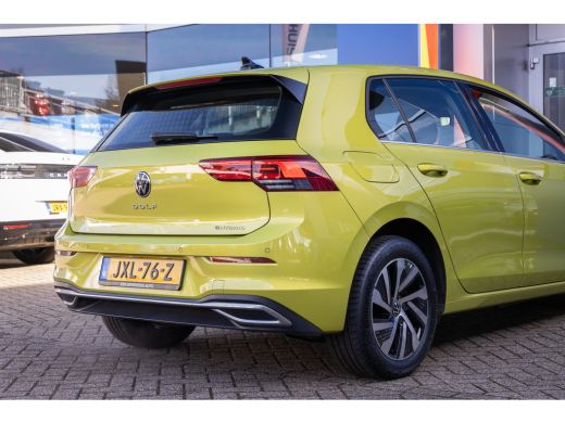 Volkswagen Golf 1.4 eHybrid Style | Massage stoel+ verwarming | Camera | Apple Carplay/Android Auto | Cruise adap... ActivLease financial lease