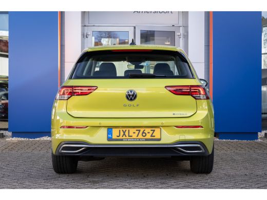 Volkswagen Golf 1.4 eHybrid Style | Massage stoel+ verwarming | Camera | Apple Carplay/Android Auto | Cruise adap... ActivLease financial lease