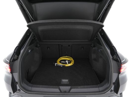 Volkswagen ID.4 First Max 77 kWh [ 3-Fase ] {SOH-81%} (INCL.BTW) Aut. *PANO | HEAD-UP | LEATHER-FABRIC | FULL-LED... ActivLease financial lease
