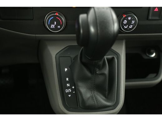 Volkswagen Transporter 2.0 TDI 150PK L2H1 | Aut. | Airco | Cruise | Camera | 3 Zits | Carplay | Navi | Parkeersens. ActivLease financial lease