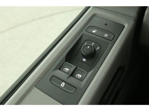 Volkswagen Transporter 2.0 TDI 150PK L2H1 | Aut. | Airco | Cruise | Camera | 3 Zits | Carplay | Navi | Parkeersens. ActivLease financial lease