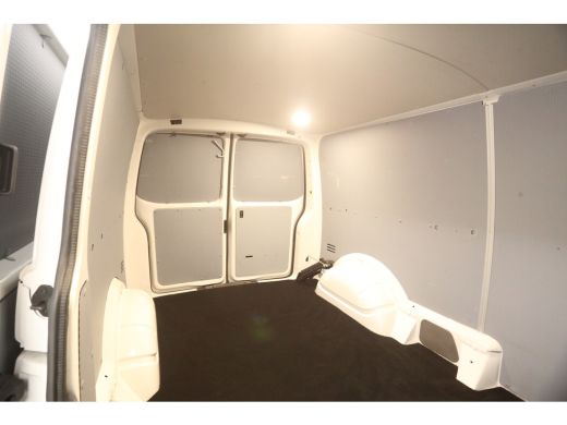 Volkswagen Transporter 2.0 TDI 150PK L2H1 | Aut. | Airco | Cruise | Camera | 3 Zits | Carplay | Navi | Parkeersens. ActivLease financial lease