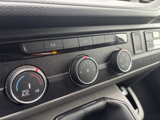 Volkswagen Transporter 2.0 TDI L2H1 28 Economy Business | Apple Carplay | Parkeersensoren | Cruise | Airco ActivLease financial lease