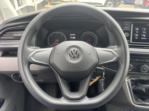 Volkswagen Transporter 2.0 TDI L2H1 28 Economy Business | Apple Carplay | Parkeersensoren | Cruise | Airco ActivLease financial lease