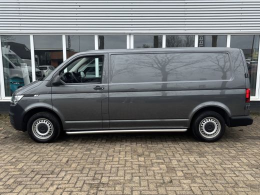 Volkswagen Transporter 2.0 TDI L2H1 28 Economy Business | Apple Carplay | Parkeersensoren | Cruise | Airco ActivLease financial lease