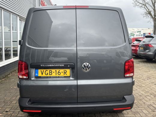 Volkswagen Transporter 2.0 TDI L2H1 28 Economy Business | Apple Carplay | Parkeersensoren | Cruise | Airco ActivLease financial lease