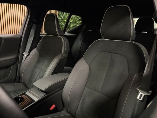 Volvo  EX40 Recharge Single Motor Plus 70 kWh | Trekhaak | 98% SoH | Adaptieve Cruise Control | Stoel en Stuu... ActivLease financial lease