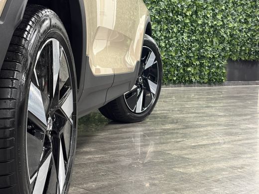 Volvo  EX40 Recharge Single Motor Plus 70 kWh | Trekhaak | 98% SoH | Adaptieve Cruise Control | Stoel en Stuu... ActivLease financial lease