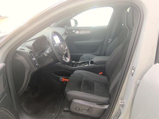 Volvo  EX40 Single Motor Extended Range Ultra 82 kWh | Trekhaak | Panoramadak | PDC V+A en 360 camera | BLIS ... ActivLease financial lease