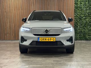 Volvo  EX40 Recharge Single Motor Plus 70 kWh | Trekhaak | 100% SoH | Adaptieve Cruise Control | Stoel en Stu...