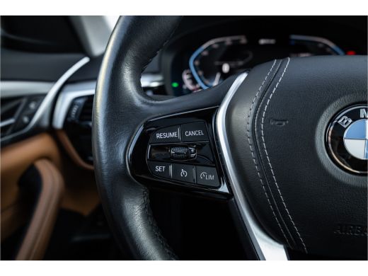BMW 5 Serie Touring 530e Panoram / Camera / Leder / Elec stoelen / ActivLease financial lease