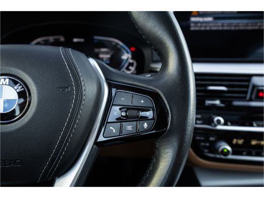 BMW 5 Serie Touring 530e Panoram / Camera / Leder / Elec stoelen / ActivLease financial lease