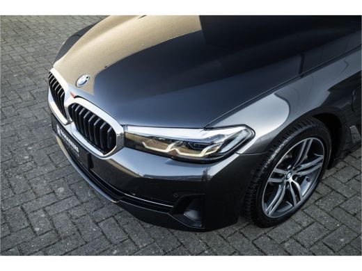 BMW 5 Serie Touring 530e Panoram / Camera / Leder / Elec stoelen / ActivLease financial lease