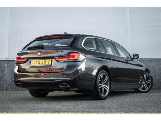 BMW 5 Serie Touring 530e Panoram / Camera / Leder / Elec stoelen / ActivLease financial lease