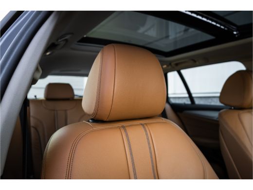 BMW 5 Serie Touring 530e Panoram / Camera / Leder / Elec stoelen / ActivLease financial lease