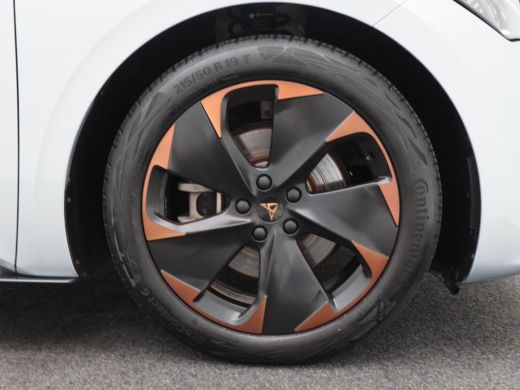 CUPRA Born Adrenaline One 62 kWh 204 Pk | Stoelverwarming | Navigatie | Adaptive Cruise | Camera | CarPlay |... ActivLease financial lease