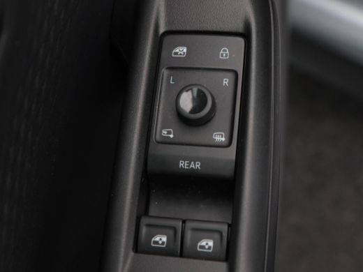 CUPRA Born Adrenaline One 62 kWh 204 Pk | Stoelverwarming | Navigatie | Adaptive Cruise | Camera | CarPlay |... ActivLease financial lease