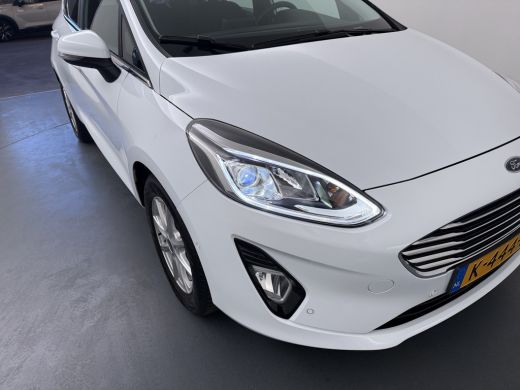 Ford Fiesta 1.0 EcoBoost Titanium AUTOMAAT / Navigatie / Camera / Parkeersensoren / Carplay / Dodehoek / 16''... ActivLease financial lease