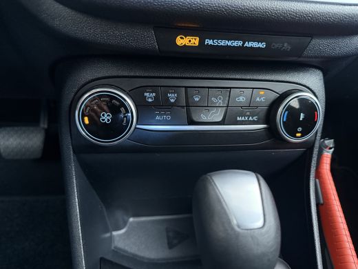 Ford Fiesta 1.0 EcoBoost Titanium AUTOMAAT / Navigatie / Camera / Parkeersensoren / Carplay / Dodehoek / 16''... ActivLease financial lease