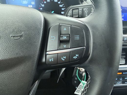 Ford Fiesta 1.0 EcoBoost Titanium AUTOMAAT / Navigatie / Camera / Parkeersensoren / Carplay / Dodehoek / 16''... ActivLease financial lease