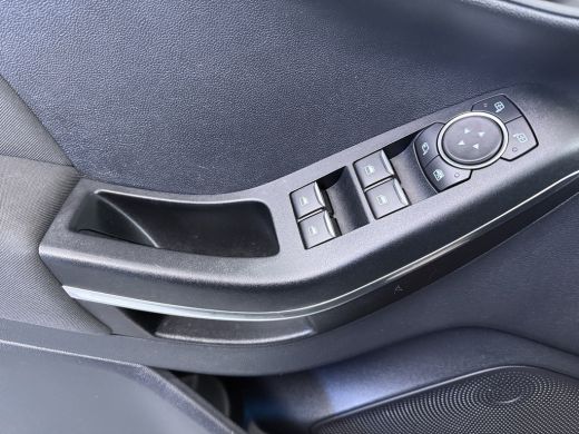 Ford Fiesta 1.0 EcoBoost Titanium AUTOMAAT / Navigatie / Camera / Parkeersensoren / Carplay / Dodehoek / 16''... ActivLease financial lease