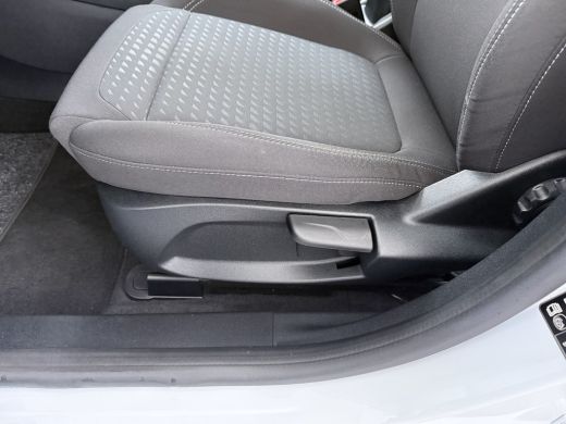 Ford Fiesta 1.0 EcoBoost Titanium AUTOMAAT / Navigatie / Camera / Parkeersensoren / Carplay / Dodehoek / 16''... ActivLease financial lease