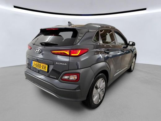 Hyundai Kona EV Premium 64 kWh NL-AUTO | LEDER| STOELVERWARMING | NAVI | CAMERA ActivLease financial lease