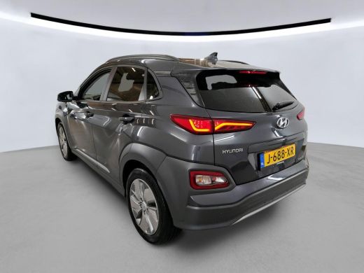 Hyundai Kona EV Premium 64 kWh NL-AUTO | LEDER| STOELVERWARMING | NAVI | CAMERA ActivLease financial lease