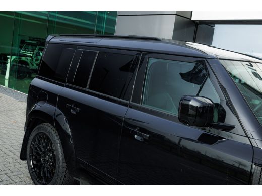 Land Rover Defender 110 Defender URBAN 110 P300e X-Dynamic SE | Urban bodykit | 22 Inch | Pano | Cold Climate | ActivLease financial lease