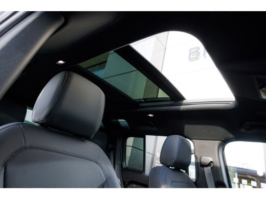 Land Rover Defender 110 Defender URBAN 110 P300e X-Dynamic SE | Urban bodykit | 22 Inch | Pano | Cold Climate | ActivLease financial lease