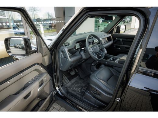 Land Rover Defender 110 Defender URBAN 110 P300e X-Dynamic SE | Urban bodykit | 22 Inch | Pano | Cold Climate | ActivLease financial lease