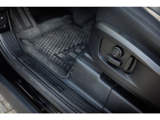 Land Rover Defender 110 Defender URBAN 110 P300e X-Dynamic SE | Urban bodykit | 22 Inch | Pano | Cold Climate | ActivLease financial lease