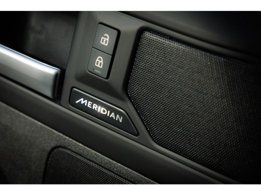 Land Rover Defender 110 Defender URBAN 110 P300e X-Dynamic SE | Urban bodykit | 22 Inch | Pano | Cold Climate | ActivLease financial lease