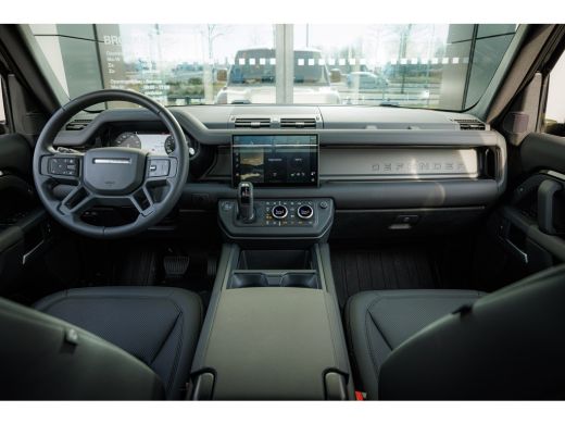 Land Rover Defender 110 Defender URBAN 110 P300e X-Dynamic SE | Urban bodykit | 22 Inch | Pano | Cold Climate | ActivLease financial lease