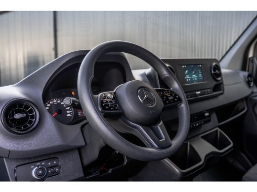 Mercedes-Benz Sprinter 317 CDI L2H2 | Automaat | Mbux | 360&deg; camera | Navi | Cruise | Climatronic ActivLease financial lease