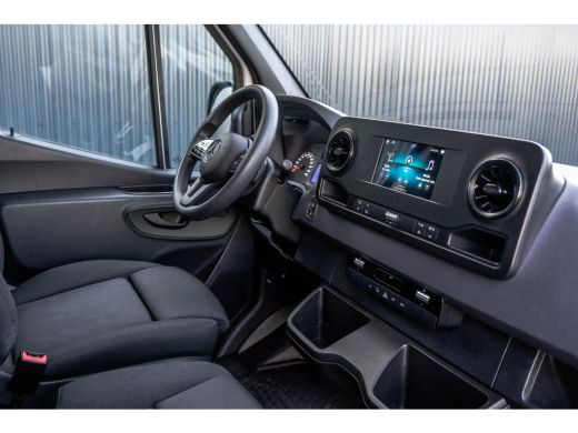 Mercedes-Benz Sprinter 317 CDI L2H2 | Automaat | Mbux | 360&deg; camera | Navi | Cruise | Climatronic ActivLease financial lease