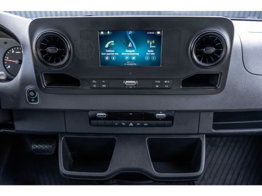 Mercedes-Benz Sprinter 317 CDI L2H2 | Automaat | Mbux | 360&deg; camera | Navi | Cruise | Climatronic ActivLease financial lease