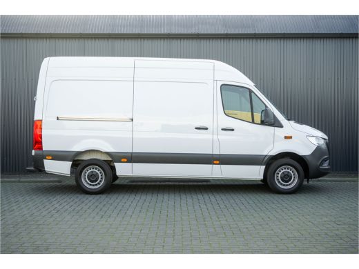 Mercedes-Benz Sprinter 317 CDI L2H2 | Automaat | Mbux | 360&deg; camera | Navi | Cruise | Climatronic ActivLease financial lease