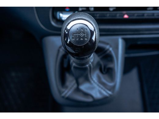 Mercedes-Benz Vito 116 CDI L2H1 | Facelift | 163 PK | Mbux | Navi | Camera | Cruise | Carplay ActivLease financial lease