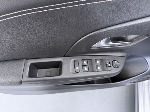 Opel Corsa 1.2 GS Line / Navigatie / Camera / Parkeersensoren / Keyless / LED / Carplay / 16'' LMV ActivLease financial lease