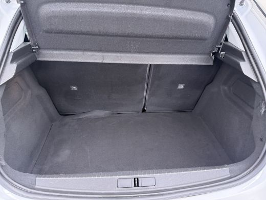 Opel Corsa 1.2 GS Line / Navigatie / Camera / Parkeersensoren / Keyless / Carplay / ECC / LED / 16'' LMV ActivLease financial lease