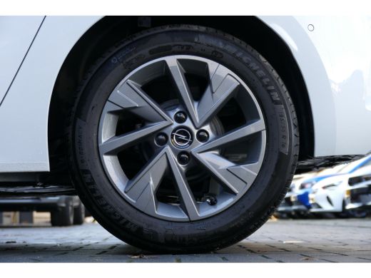 Opel Corsa 1.2 TURBO 100PK 5-DRS BUSINESS EDITION / NAVI / AIRCO / LED / PDC / 16"LMV / CAMERA / DEMO-DEAL /... ActivLease financial lease