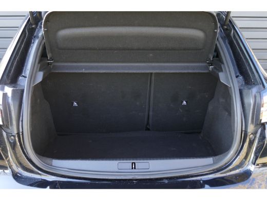 Peugeot 208 1.2 PURETECH 100PK 5-DRS ALLURE / NAVI / CLIMA / LED / PDC / 16" LMV / CAMERA / BLUETOOTH / CRUIS... ActivLease financial lease