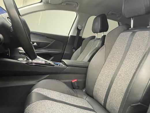 Peugeot 3008 1.2 PureTech Allure Camera | Digitaal Dashboard | Parkeersensoren Rondom | 19" Lichtmetaal | Carp... ActivLease financial lease