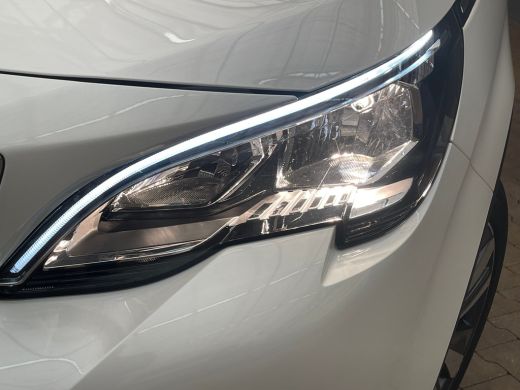 Peugeot 3008 1.2 PureTech Allure Camera | Digitaal Dashboard | Parkeersensoren Rondom | 19" Lichtmetaal | Carp... ActivLease financial lease