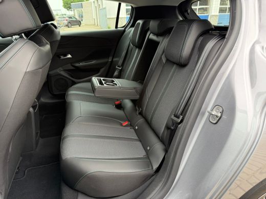 Peugeot 308 Active Pack Business AGR Comfort stoelen met stoel verwaming | Adeptieve cruise control | Parkeer... ActivLease financial lease