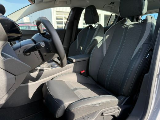 Peugeot 308 Active Pack Business Comfort stoelen met stoel verwaming | Adeptieve cruise control | Parkeersens... ActivLease financial lease